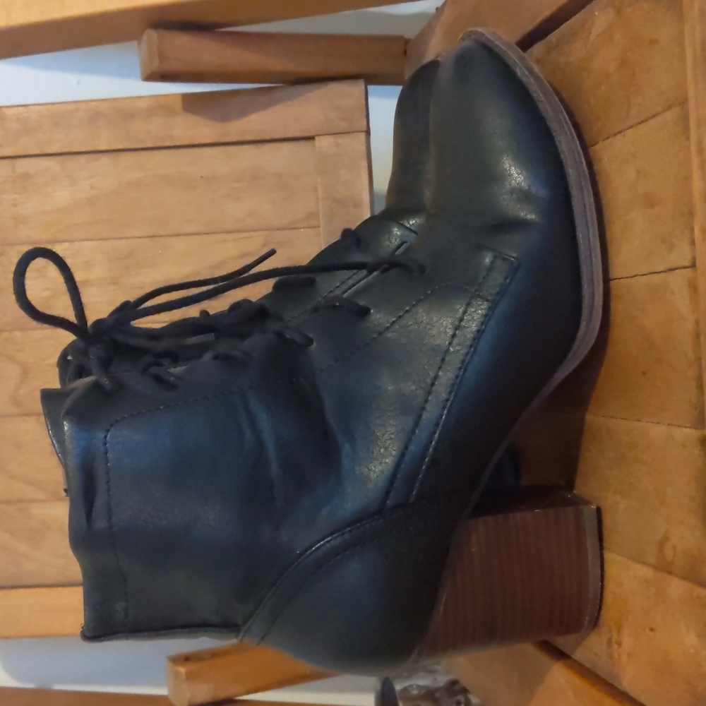 Black Leather Lace-Up Heeled Boots